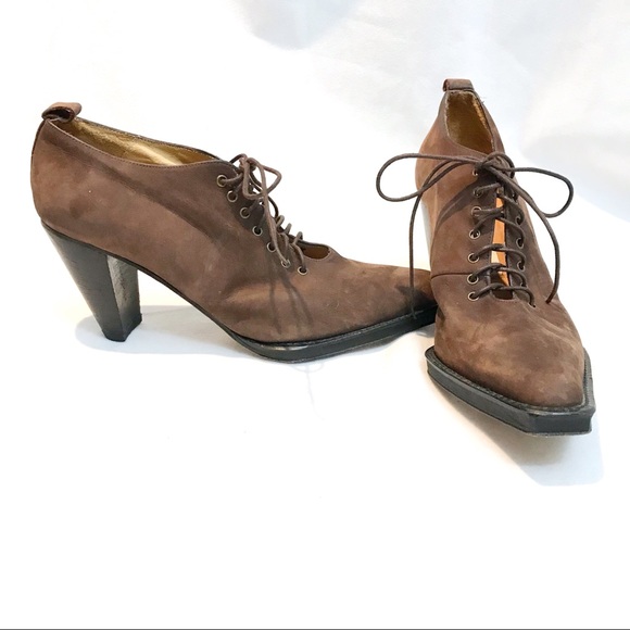 ✨✨HOST PICK!✨✨ Leather & Suede Designer Brown Shoes - Picture 1 of 6